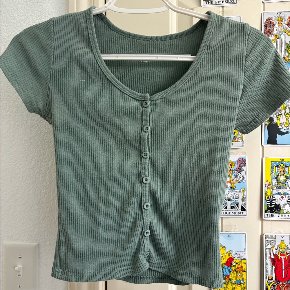 cutest buttoned green summer shirt,